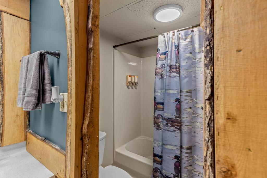 Stonegate Lodge 2 Queen Beds Fast Wifi 50" Tv Salt Water Pool Room #207 Eureka Springs Buitenkant foto