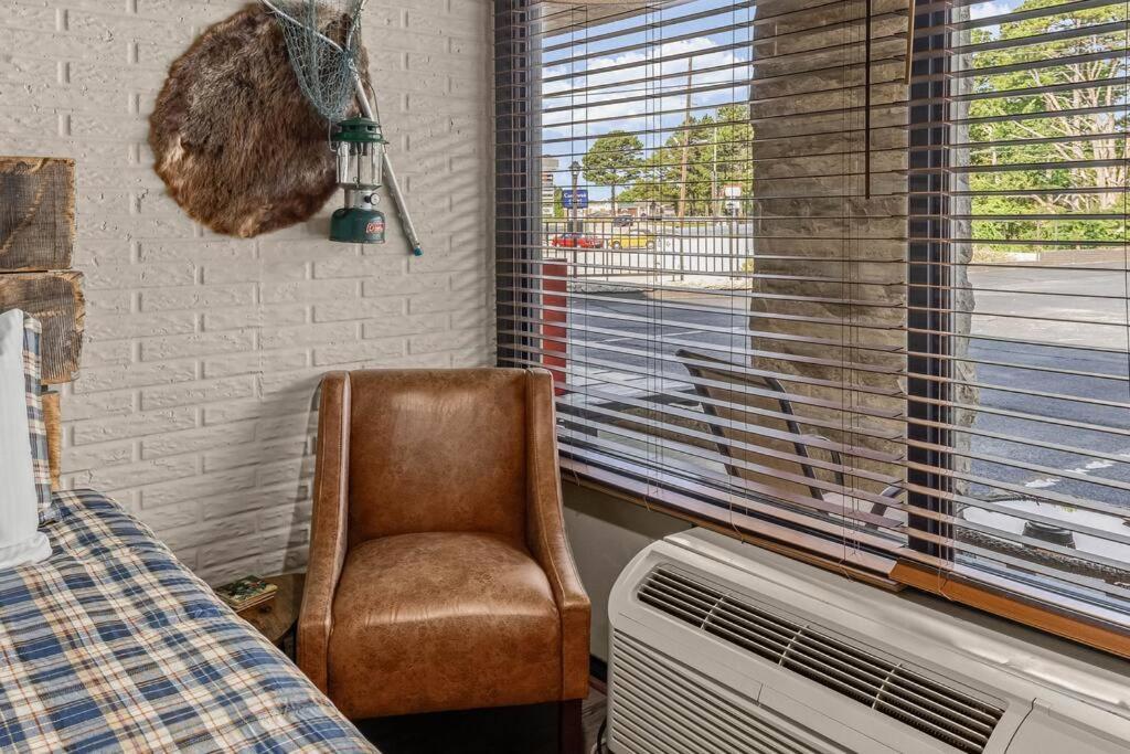 Stonegate Lodge 2 Queen Beds Fast Wifi 50" Tv Salt Water Pool Room #207 Eureka Springs Buitenkant foto